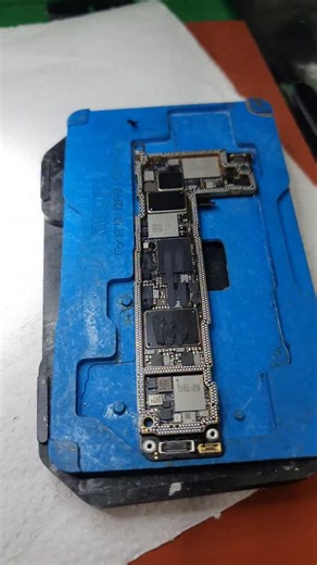 40 reactions | Dica pra você que tá sofrendo pra limpar a interposer do iphone 12 série | Infocell jk | Facebook