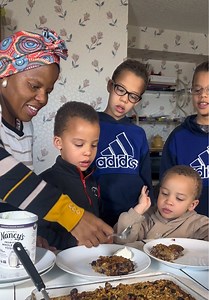 Delicious Baked Oatmeal with Greek Yogurt for Kids