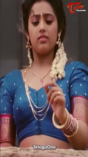 Venkatesh & Meena Romantic Scene #Venkatesh #Meena #Abbaigaru #RomanticScene #teluguone #ytshorts