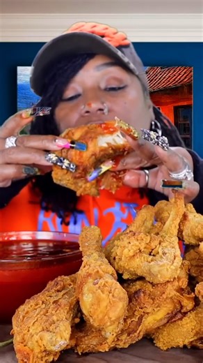 17K views · 429 reactions | I'm analyzing the coat! I'm testing this new Fried Chicken (Part 1) recipe. Is this unique breading and coating the best chicken recipe ever invented? Watch my honest taste test! #mukbang #friedchicken #bestcoating #recipetest #eating #asmr #fyp | Titi Siwang | Facebook