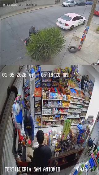 #Tijuana 🐀 | Cámaras de videovigilancia captaron el momento en que un sujeto asalta un comercio en la Colonia Buenos Aires.El sujeto quien llega con un cómplice a bordo de una motocicleta ingresa al comercio y tras un intercambio de palabras con el despachador, logra sustraer una cajetilla de cigarros y dinero de las ventas.Los hechos ocurrieron a las primeras horas de este viernes 1 de mayo.