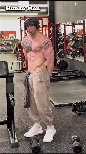 Better feeling#aesthetic#muscle#motivation#posing#abs#chest#biceps#model#body#hunk#gym#workout#bulge