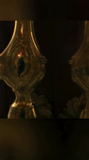 The boy pretends to be a wealthy second-generation heir just to satisfy his vanity. | Tonight Movie?