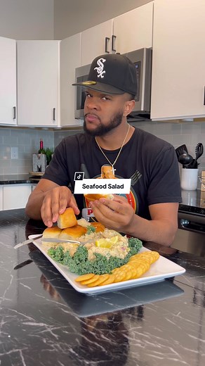 This Seafood Salad with @dukesmayo should be on your Summer & Memorial Day menu this year! Pair it with @KING’S HAWAIIAN or Town House Crackers 🔥🔥 • #memorialday #memorialdayweekend #seafoodsalad #seafood #cookout #easyrecipes #fypp