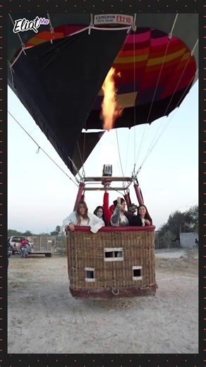 ELIOT MEDIA on Instagram: "@mercedes_roa , @gibbyjime_ y otros creadores se subieron a un globo aerostático este día de muertos 😱 ¿Superaron su fobia a las alturas? Con el Zoom IA del HONOR 400 Pro pudimos captar todo lo que pasó en el viaje desde tierra firme 📷✨ ¡Impresionante! 🔥 #HONOR400Series #HONORDiadeMuertos #Diademuertos @honor_Mexico"