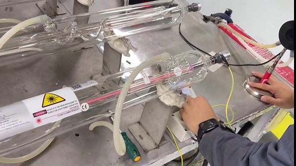 MCWlaser RECI W2 Laser Tube 90W 100W CO2 Laser Tube Length 1240mm Dia. 80mm with 10000h MTTF