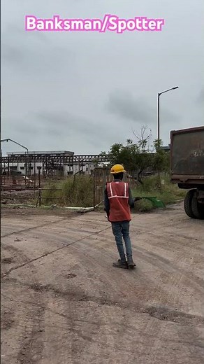 How you deploy Banksman/Spotter for your heavy vehicle #constructionsafety #construction #safety