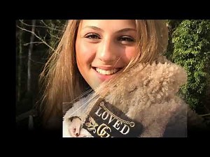 Pictures of women wearing large fur coats feel good to look at