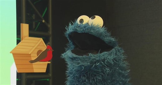 Cookie Monster comes to Pittsburgh to celebrate PNC Foundation's Grow Up Great initiative