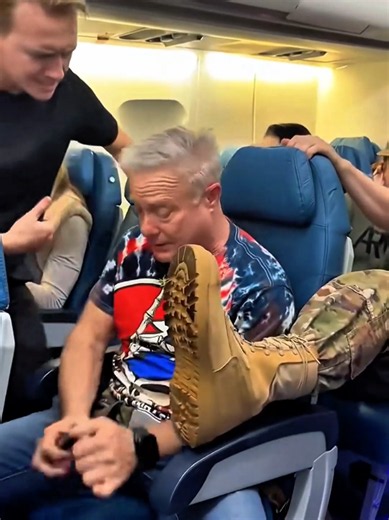 Soldier Coming Home After a Long Time – Emotional Homecoming Reunion