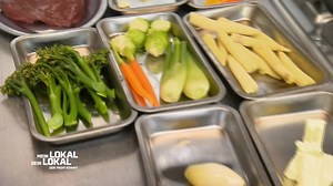 Rehrücken aus heimischer Jagd: das bekommt Mike Süsser im "Lopshof Dötlingen" serviert. Carlos und Katja zeigen dem Spitzenkoch, wie sie das Gericht zubereiten. Der Profikoch ist zufrieden und vor allem von Carlos Koch-Leistung begeistert. #MeinLokalDeinLokal 😁📺 „Mein Lokal, Dein Lokal“ – Montag bis Freitag um 17:55 Uhr, bei Kabel Eins oder kostenlos streamen auf Joyn. | Mein Lokal, Dein Lokal