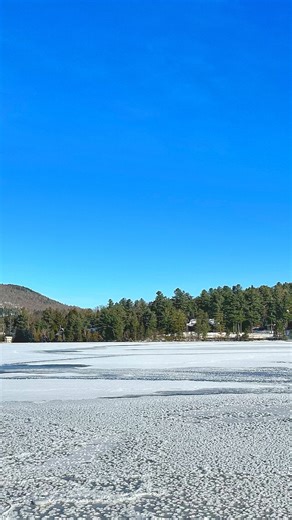 𝐌𝐢𝐫𝐫𝐨𝐫 𝐋𝐚𝐤𝐞 summer ➡️ fall ➡️ winter #lakeplacid #mirrorlake #seasons #upstateny #lakeside #resort #whataview #vacationmode Mirror Lake | Golden Arrow Lakeside Resort | Lake Placid | Golden Arrow Lakeside Resort
