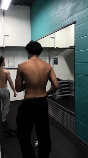 Flexing Together: A Fun Gym Moment with Kaize