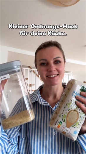 Marina Rempel | Ordnung & Alltagsorganisation on Instagram: "Dieser kleine Lifehack ist mir gestern nach dem Einkaufen eingefallen, als ich neuen Reis gekauft habe. Es ist doch immer total nervig, den alten Vorrat irgendwo rauszukippen, dafür eine Schüssel suchen… Das war mir irgendwie zu umständlich 😄. Bei mir muss es alles schnell gehen, ich habe keine Geduld 🙈. Und dann dachte ich mir: Warum eigentlich nicht einfach den Deckel nehmen? Gesagt, getan🤩. Ich werde das ab jetzt immer so machen