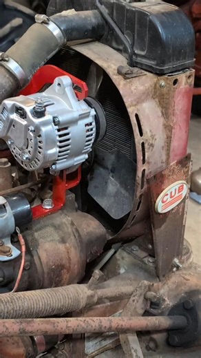 12v conversion on the 61 Cub. Generator to Alternator #farmall51 #farmall #cub #alternatör