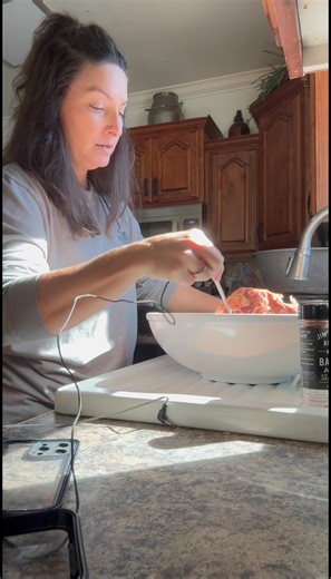 I’ve been so obsessed with smoking meat lately. It’s so easy! And it’s a great way to cook food when you don’t want crockpot meat. Do you use a smoker? I grabbed this one from Walmart. Love it! | The Busy Bee