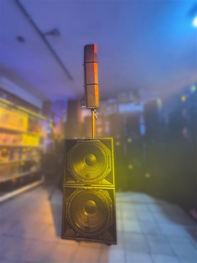 🎄🔊 AVANTE – Audio Profesional Compacto y Poderoso 🔊🎄 Esta temporada navideña, dale a tus eventos un sonido increíble con la línea de audio AVANTE, diseñada para ofrecer potencia, claridad y un rendimiento excepcional 🎶✨ ⭐ Características principales: • Medios de 5” (cada unidad incluye 2 bocinas) 🔉 • Sistema con 6 drivers y bocina de neodimio para un mejor rendimiento ⚙️ • Potencia total de 440W en el sistema principal ⚡ • Subwoofer de 18” con 1,800W para graves profundos 🎵 • Equipo compa