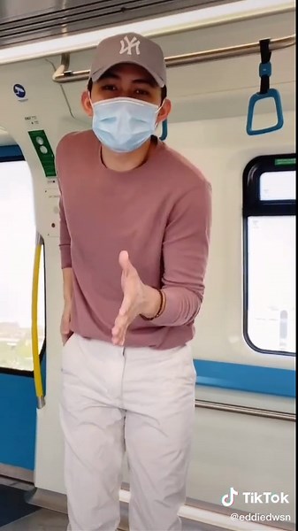 Dancing in MRT: Fun Commute with Dr. Mary Heyrosa