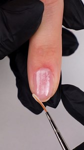 Einfaches und klassisches französisches Maniküre-Design💅