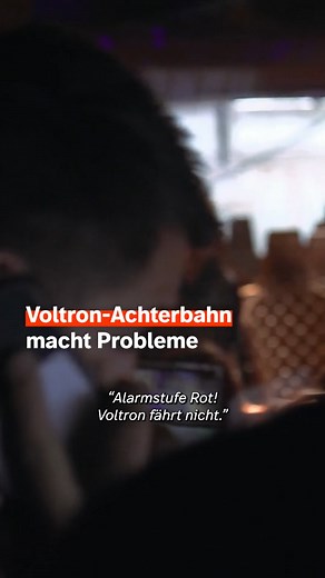Die Achterbahn Voltron sorgt für Nervenkitzel – aber diesmal unfreiwillig! 🎢 Wagen 1 funktioniert einfach nicht richtig. [Die komplette Doku "Die Europa-Park Macher" findet ihr in der ARD Mediathek] | SWR
