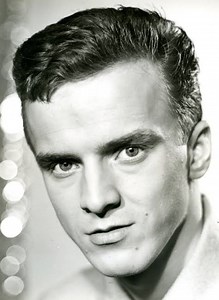 Bertil Englund - Fröken eko lyrics