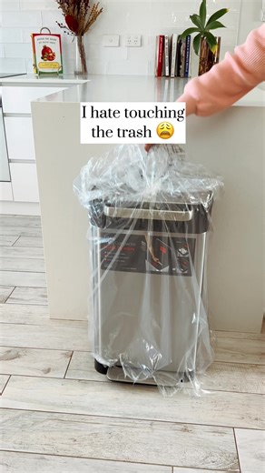 598K views · 1.2K reactions | Tap the link in comments to shop! This trash can has a built-in garbage compactor so you never need to touch the trash.♻️#homefinds #hometips #cleaninghack #homehacks | Carolina McCauley | Facebook