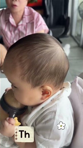Nuôi con là hành trình kiên nhẫn… Đến từng cọng tóc vẫn phải chờ TV… #ngothanhvan
