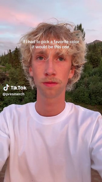 Exploring the Beauty of Colors with Lucas Vogelsang