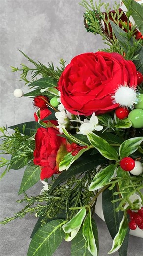 Looking for a gift idea or hostess gift? Make a silk flower arrangement! I really like how this centerpiece turned out. What about you? Members will be receiving this tutorial later this month. | Southern Charm Wreaths