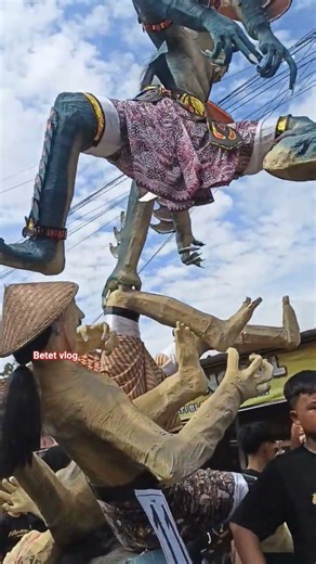 ogoh-ogoh apa ini yah, arak arakan dukuhjati kidul #viral #fyp #ogohogoh #karnaval #arakarakan
