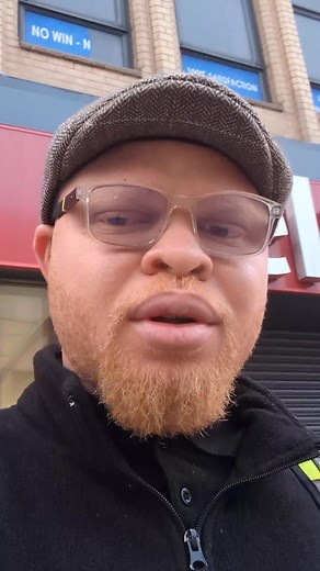 Investigating those that stole my credit card at the crime scene as Oluaye. Na from here person dey whine me with debt alerts 😂 | ETÍ ỌBA