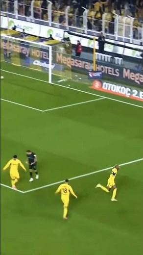 gollerimizi görüp abone olmayan fenerli tanımıyorum💛💙🔥