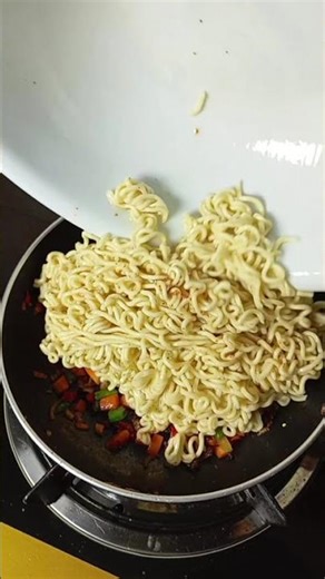 How to make mai shayi indomie #indomienoodles #food #instantnoodles