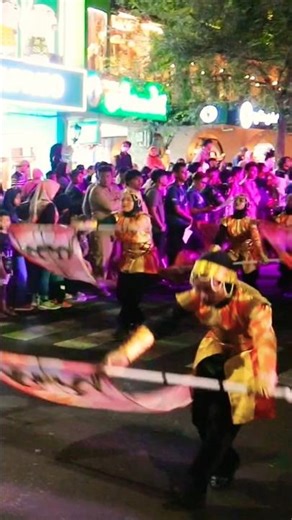 Aksi Color Guard Pawai Malioboro Yogyakarta