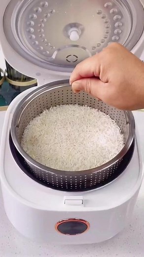 Cooking with a Rice Cooker | Easy Recipes for Your Kitchen