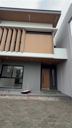 PROPERTY DETAILS & FEATURES: ✨ 3 spacious bedrooms, including a Master’s Bedroom ✨ Master’s Bedroom with walk-in closet ✨ Semi-furnished home ✨ 2 Toilet & Bath ✨ 1 Powder Room for guests ✨ Parking space for 2 cars ✨ Helper’s room with bathroom 📄 Minimum Contract: 1-Year Lease Price: 80k/month For more details, please contact us at 📲 63 925 819 9599 📲 63 933 853 8338 (082) 291 0521 Ofc. Tel. 🏢 Hornijas-Tobias Realty & Co.