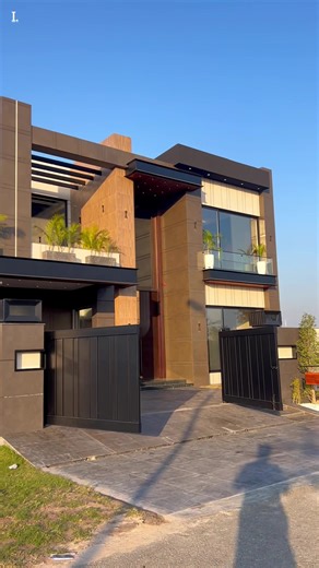 864K views · 10K reactions | Look at the FACADE of the Modern Design house. | I. l Imran Jaffer | Facebook