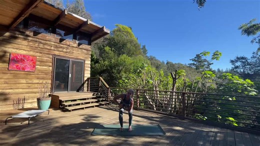 Join Andrea in Santa Cruz, California for this Intermediate Outdoor Mindful Movement class. You’ll improve your flexibility and balance through a series of easy to follow yoga flavored movements. This workout will leave you feeling centered and refreshed. You’ll need a yoga mat for class. Enjoy on Facebook at www.facebook.com/silverandfit or YouTube at www.youtube.com/silverandfit! Please review our full Warnings and Disclaimers before participating in any Silver&Fit exercise videos: https://bit