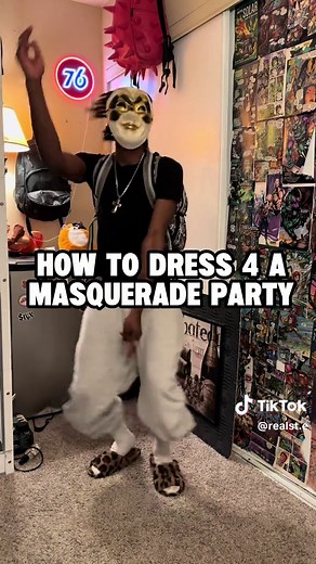 How to Dress for a Memorable Masquerade Party