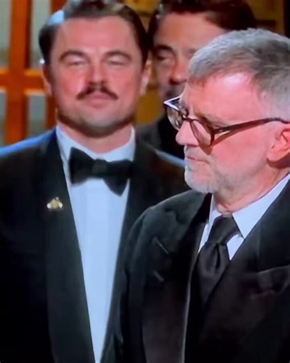 Los espectadores quedaron perturbados después de que Leonardo DiCaprio pareciera caer repentinamente bajo un hechizo durante los Óscar