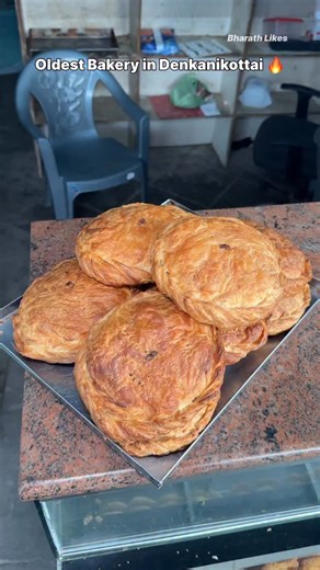 Bharath on Instagram: "Oldest Bakery in Denkanikottai 🔥 📍Taj Bakery,Opp to Jamiya Masjid & Denkanikottai Bus Stand,Denkanikottai, Tamil Nadu 635107 Timings : 9am to 10pm #bharathlikes #hosur #denkanikottai #bakery #foodie"