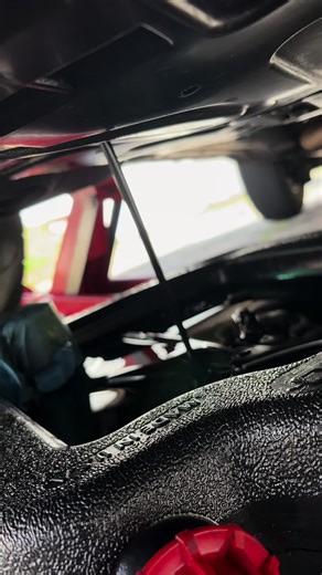 2015 Kia Sorrento 2.4 L oil change valve cover gasket last person that did the oil change cough cough Jiffy Lube Left oil filter, loose drain plug over torque and no gasket on it. #ticktockmechanic #oilchange #kiasorento