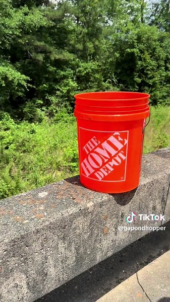 Our terrible crayfish trap with camera installed to see why it never catches any. Part 1. #crayfish #bassfood #bait