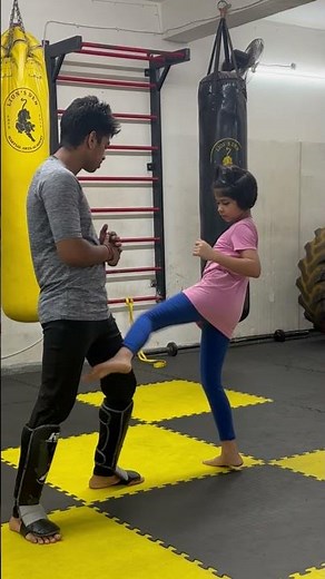 Kids Thai conditioning #muaythai #muaythaitraining #kidfitness #childfitness #mmafighter #mmafighter