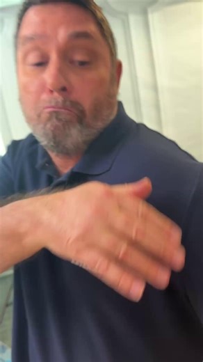 Dandruff flakes. No one likes them, but what can you do about dandruff? Well, Dr. Mike and Dr. Crystal are sharing nutrients known to help a dry scalp and prevent dandruff from occurring. #dandruff #lelearn #healtheducation #lifeextension #realwellness | Life Extension