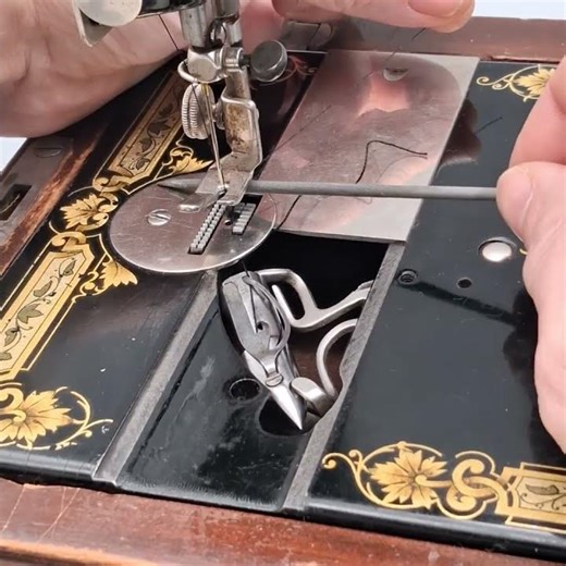 Singer 27, 28, 127, 128 – Prepare and Commence Sewing