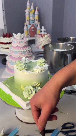 Cake Decorating Tutorials for Kids: Easy and Fun