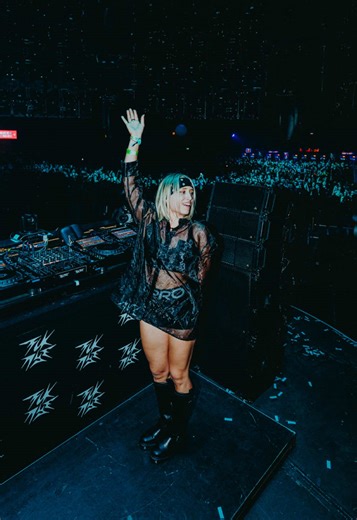 This was my New Year 🥹💕 @FCKNYE Festival #techtok #electronicmusic #ravetok #groove #novah
