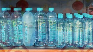 Dapatkan Air Mineral Semulajadi Beroksigen, Bubbles O2 disepanjang LEBUHRAYA PLUS dan juga kedai MESRA PETRONAS. Bubbles O2 HQ dengan ini sangat berbesar hati dan berterima kasih kerana dapat bekerjasama dengan Pihak PLUS HIGHWAY dan juga MESRA PETRONAS kerana memasarkan produk kami di premis mereka. Kami juga ingin mengucapkan selamat menyambut Tahun Baru Cina 2023 kepada semua pengguna jalan raya dan agar sentiasa memandu dengan penuh hati-hati supaya dapat sampai destinasi dengan selamat. #Bu