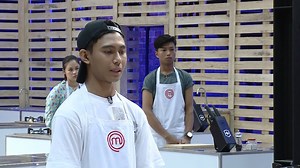 1.6M views · 20K reactions | ကိုယ့္ဟင္းပြဲကို ျမည္းေနတဲ့အခ်ိန္ ခံစားခ်က္က အမႈိက္ပံုးထဲ မေရာက္ပါေစနဲ႔ေပါ့ #MRTV4 #MasterChefMyanmarSeason2 | MasterChef Myanmar | Facebook